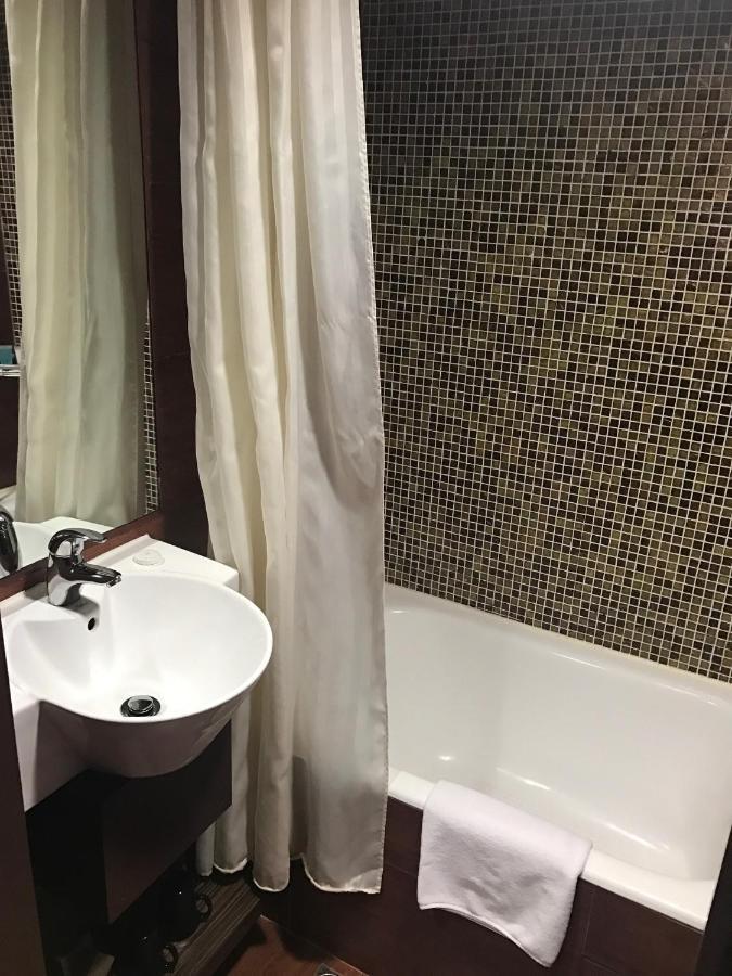 Ramada Grand Tsim Sha Tsui Otel Hong Kong Dış mekan fotoğraf